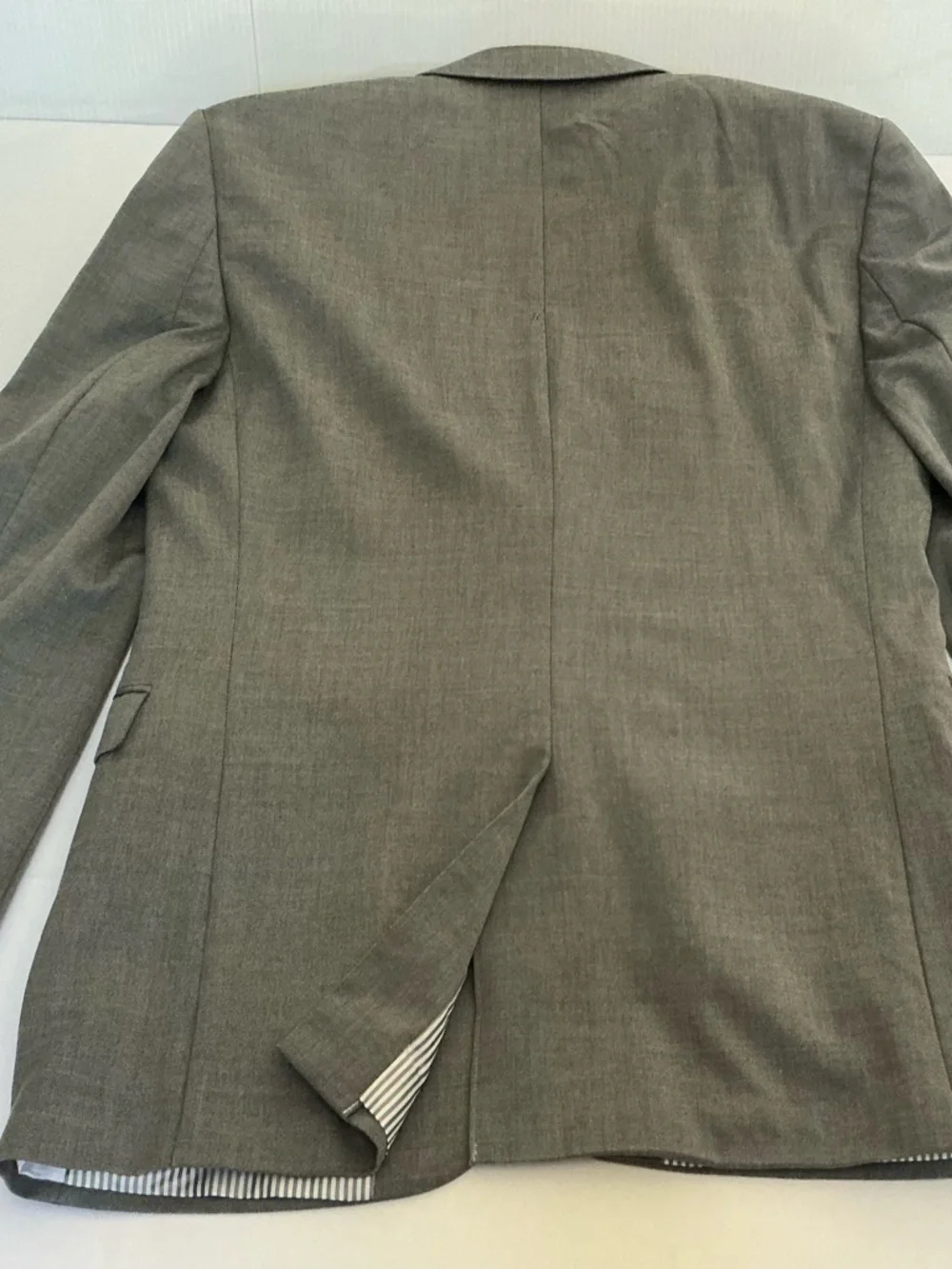 Express Men's Gray Two-Button Blazer - Picture 5 of 9